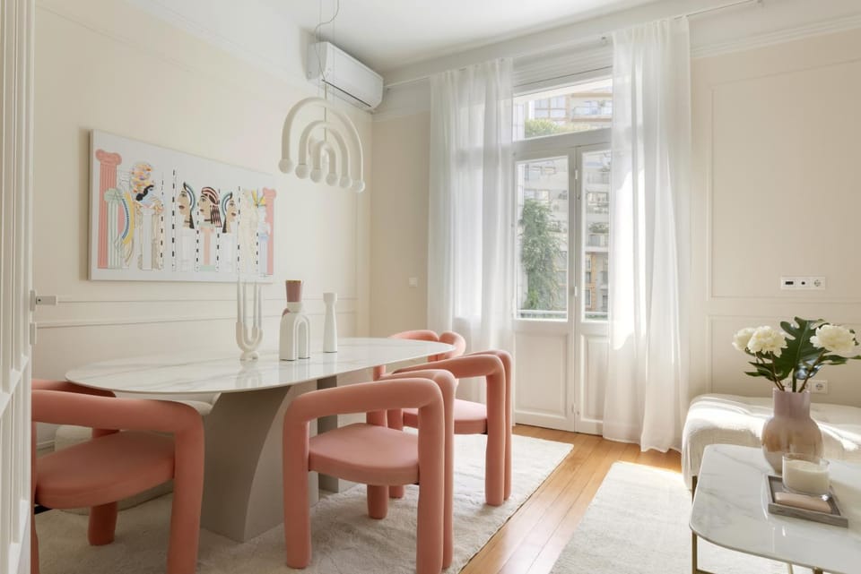 Living room, Seating area, Dining area, air conditioner