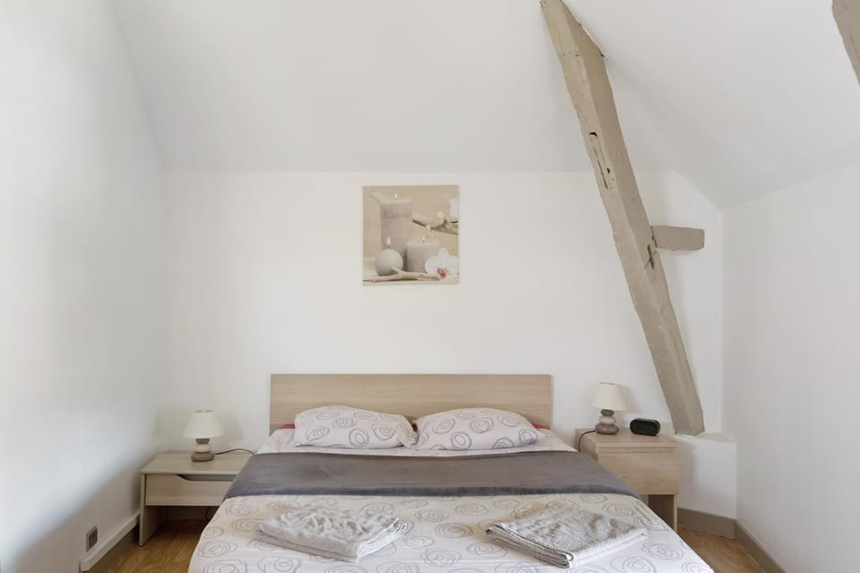 Property building, Living room, Bedroom