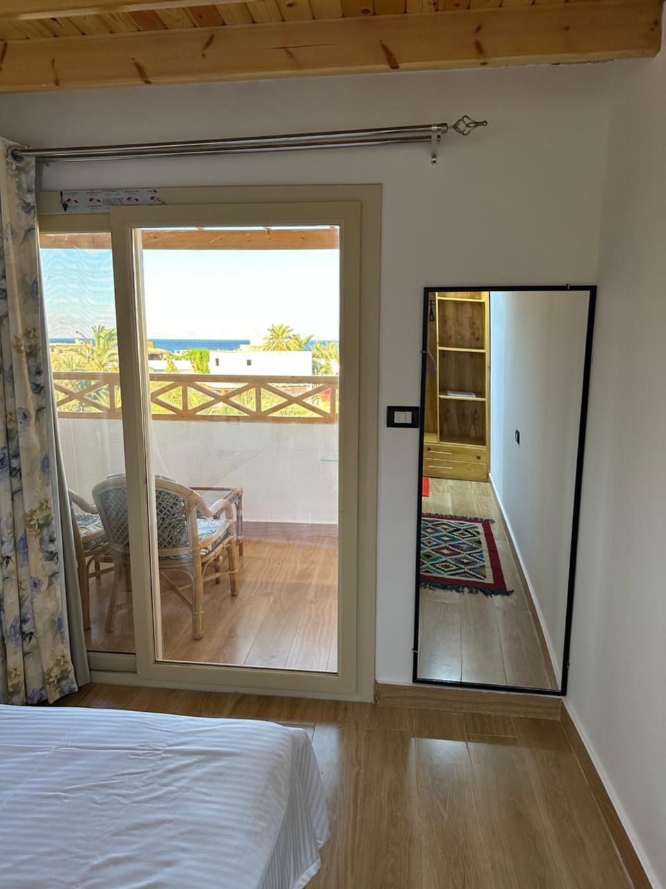 View (from property/room), Balcony/Terrace, Bedroom