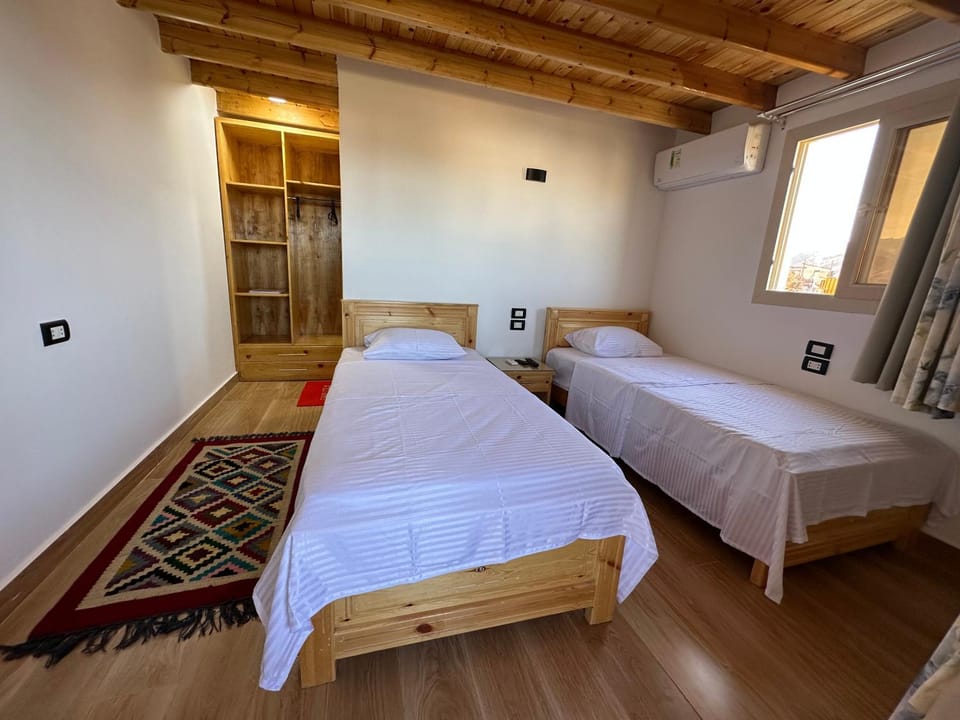 Bed, Photo of the whole room, Bedroom, wardrobe, air conditioner