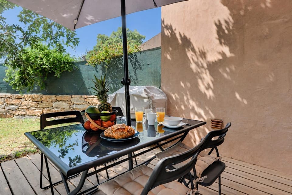 Patio, BBQ facilities, Dining area