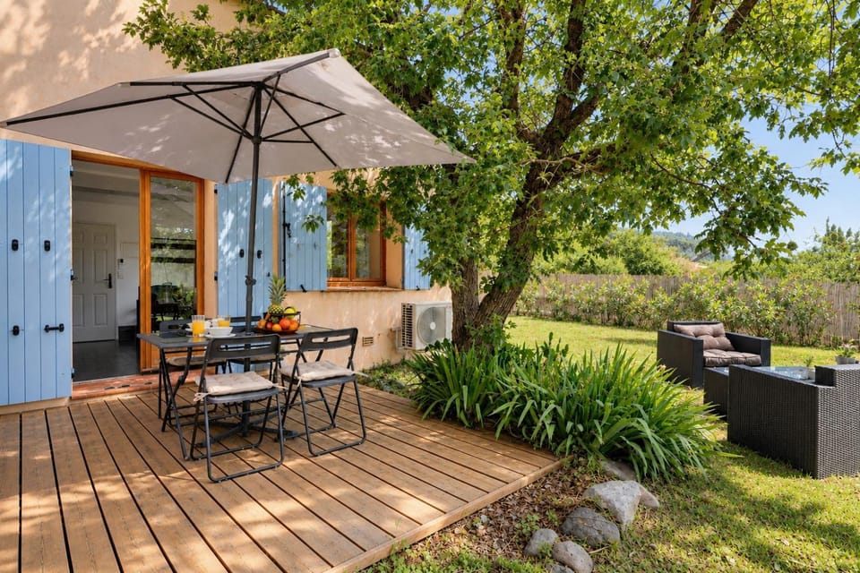 Patio, Garden, Dining area, Garden view