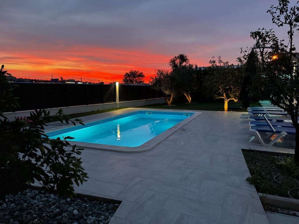Garden, Garden view, Pool view, Swimming pool, Sunset