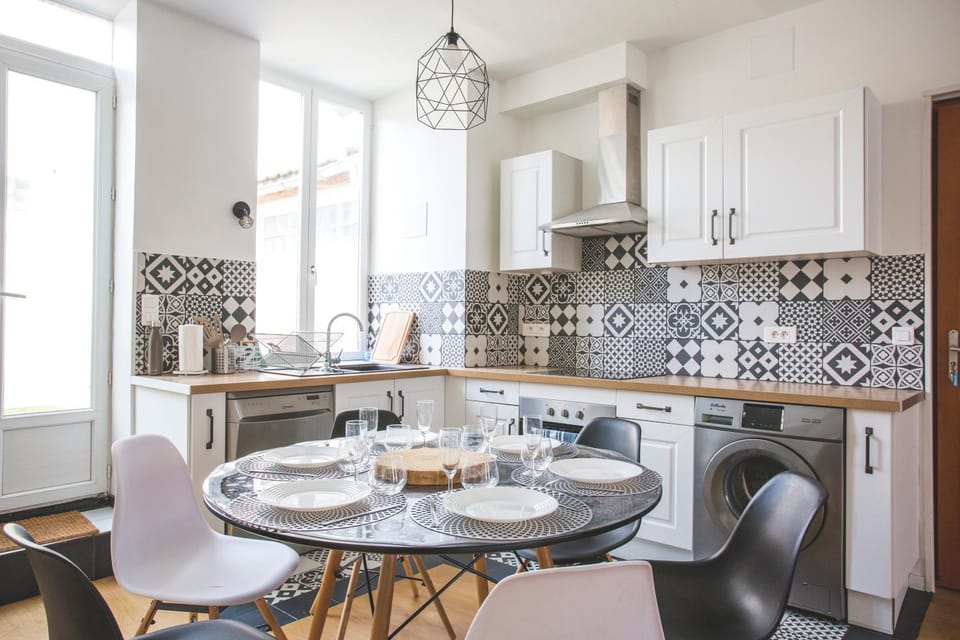 Kitchen or kitchenette, Kitchen or kitchenette, Dining area