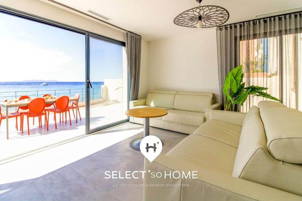 View (from property/room), Living room, Sea view