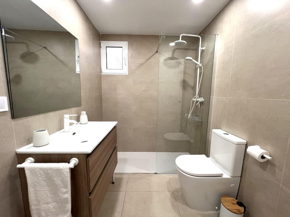 3 Bed Flat - Sleeps 5 - Wifi Apartment in Safor