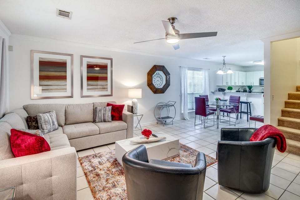 Charming Savannah Vacation Rental with Game Room! House in Savannah