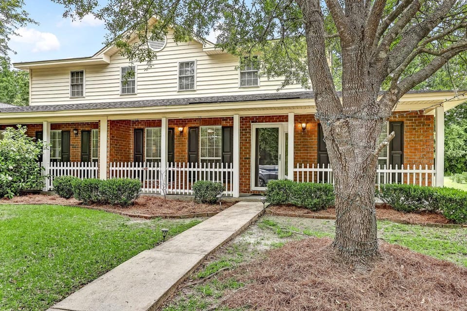 Soothing Savannah Townhome with Patio! House in Savannah