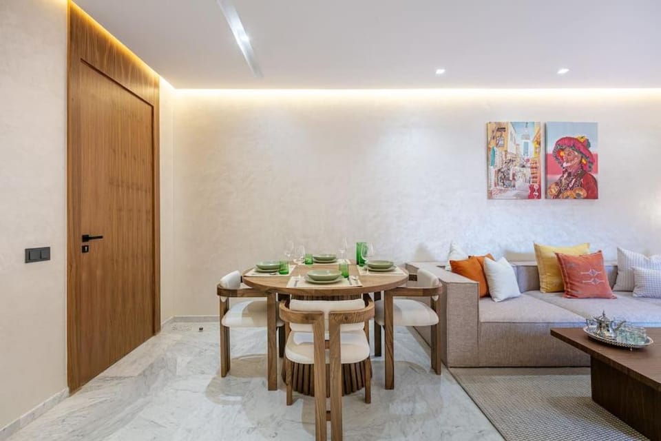 Living room, Dining area