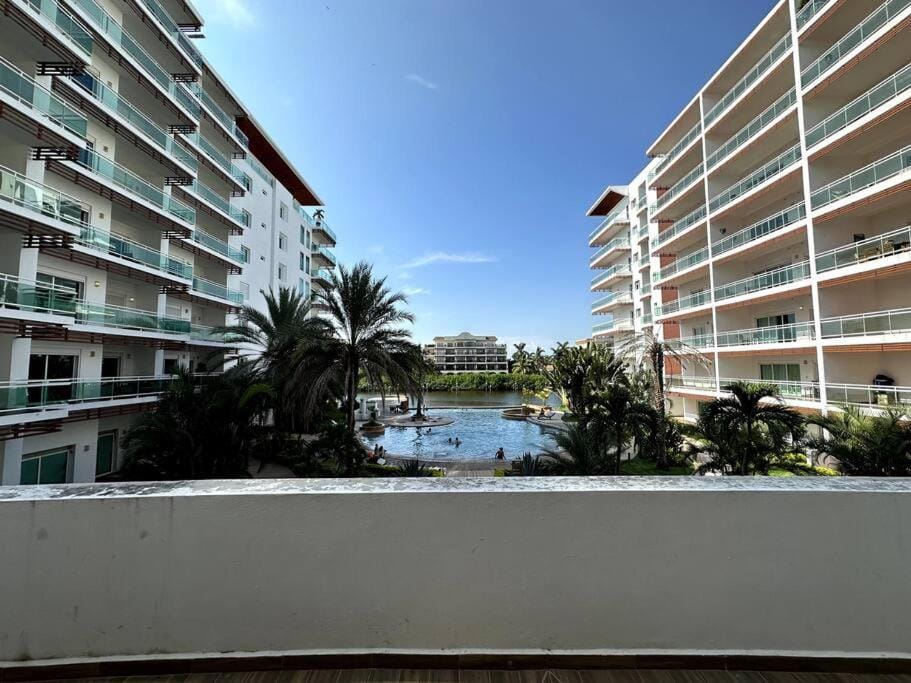 Pacifika 2002, elegante depa con vista al lago! Apartment in Mazatlan