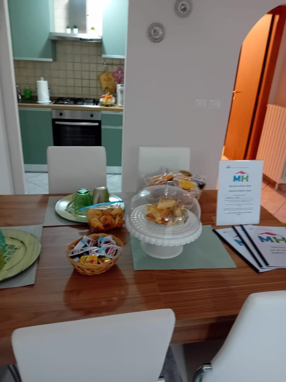 Kitchen or kitchenette, Food and drinks, Dining area, Food, Breakfast, minibar, pet friendly, stove