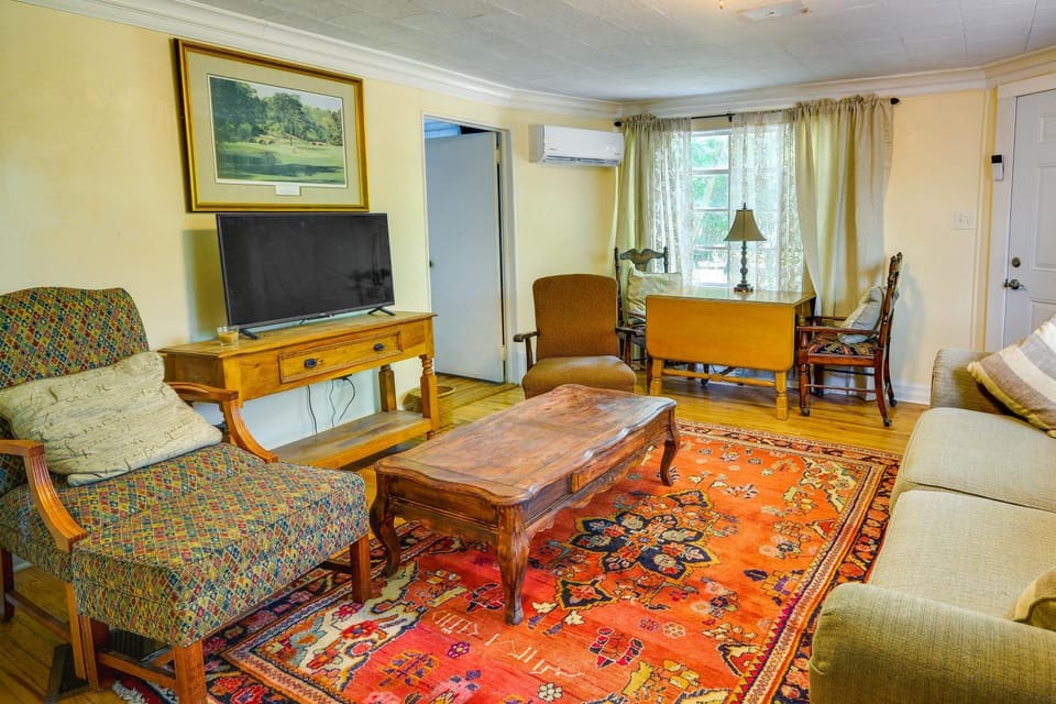 Salisbury Cottage ~ 7 Mi to High Rock Lake! House in Salisbury