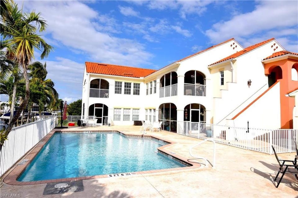 Water Views & Community Pool - Condo Casa Marbella - Roelens Vacations House in Cape Coral