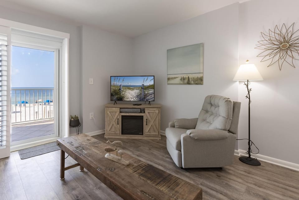 Westwind 204 House in West Beach