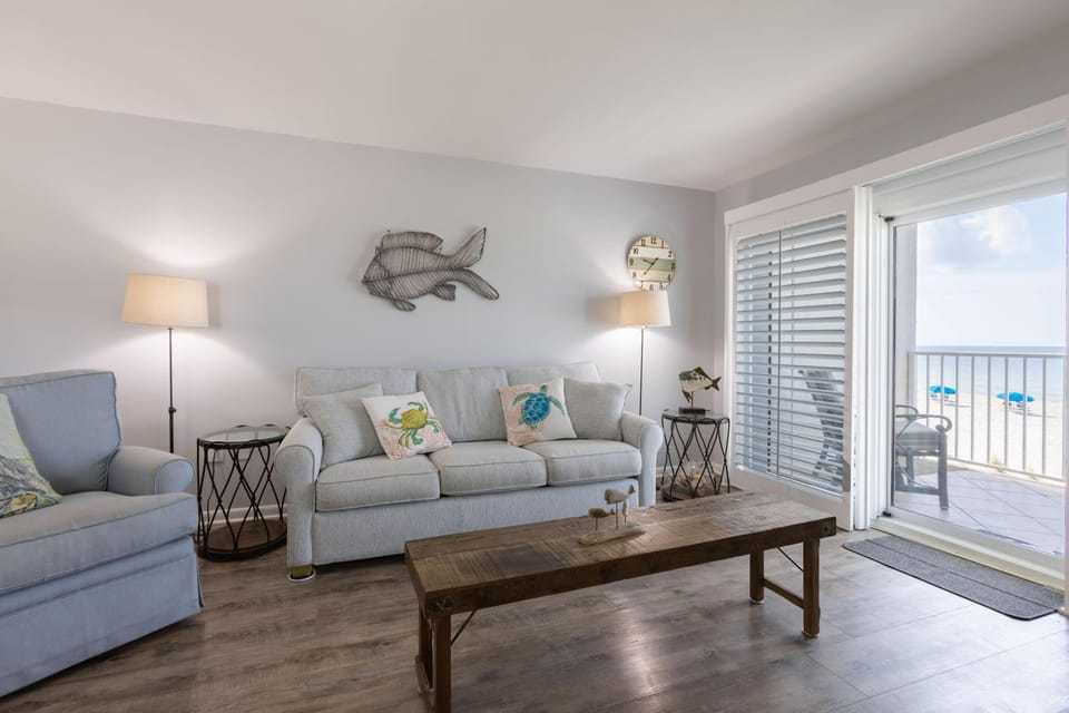 Westwind 204 House in West Beach