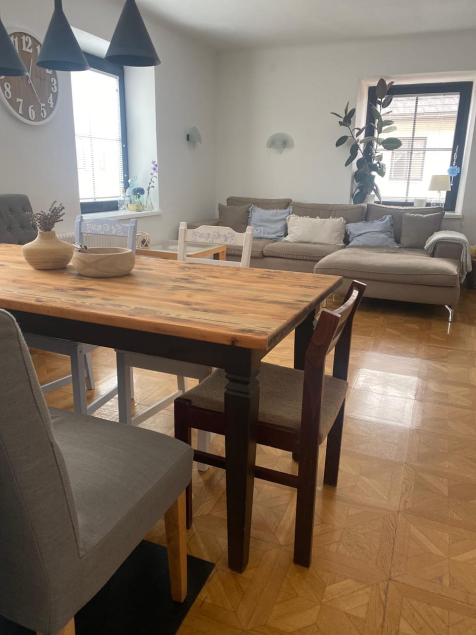 Living room, Seating area, Dining area