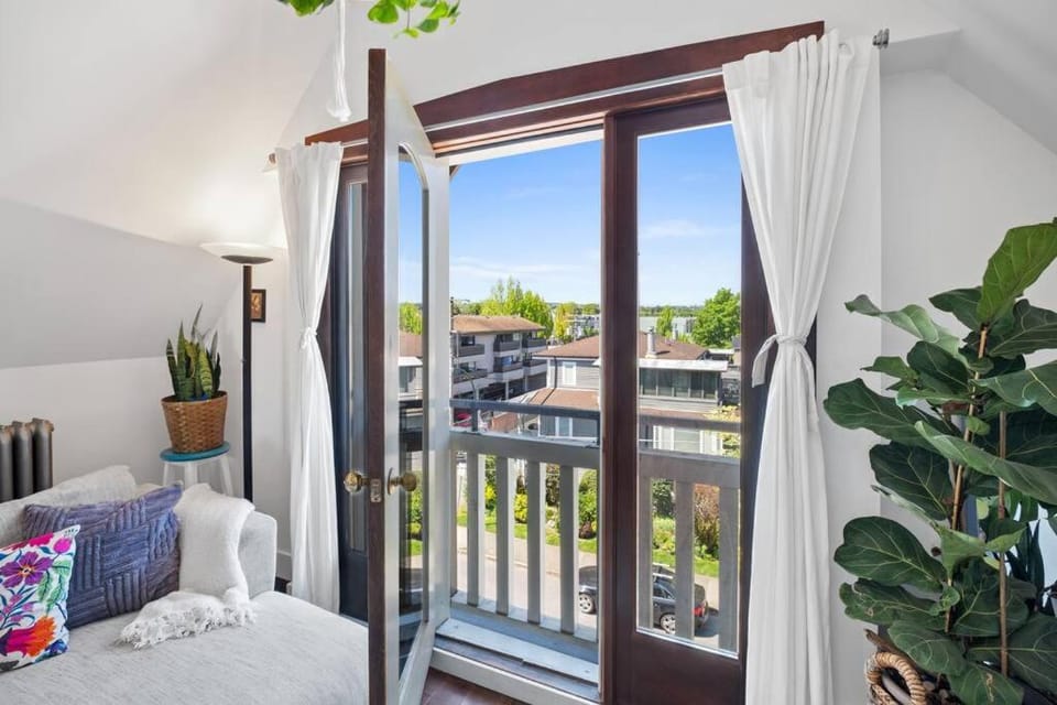 Rare find in Kitsilano! Apartment in Vancouver