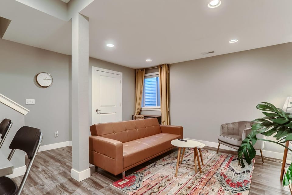 Central Park - 28th Place Apt House in Stapleton