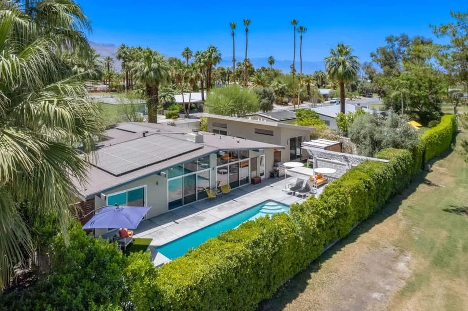 The Brentwood - Alice Lodging House in Cathedral City