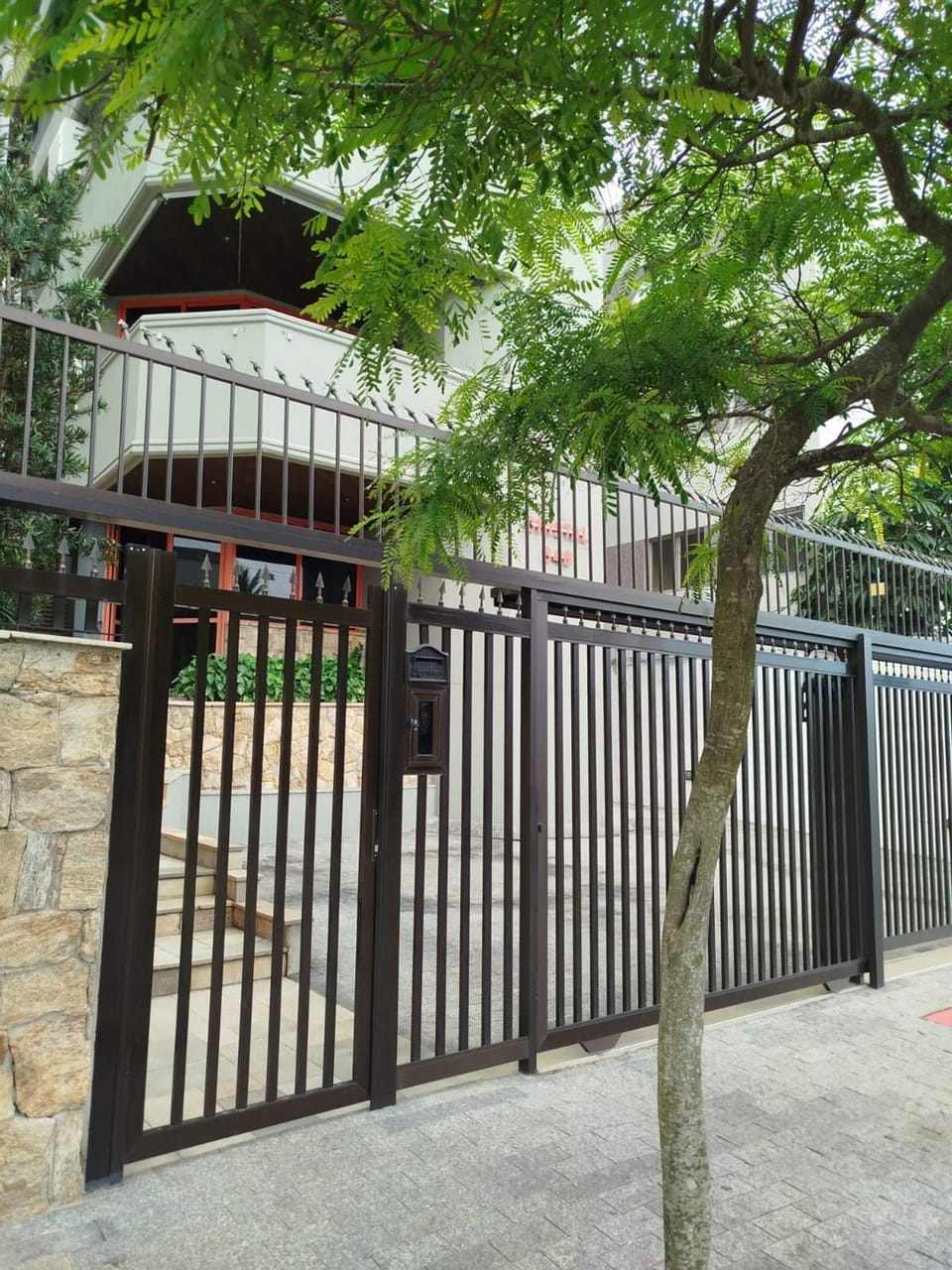 Facade/entrance