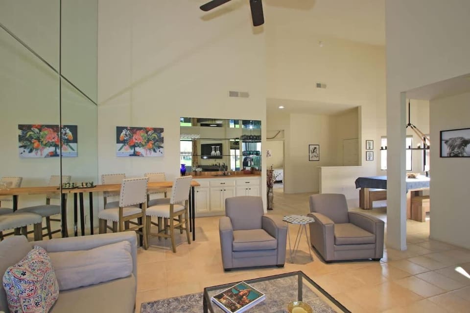 V3833 - End Drive - Alice Lodging House in Palm Desert