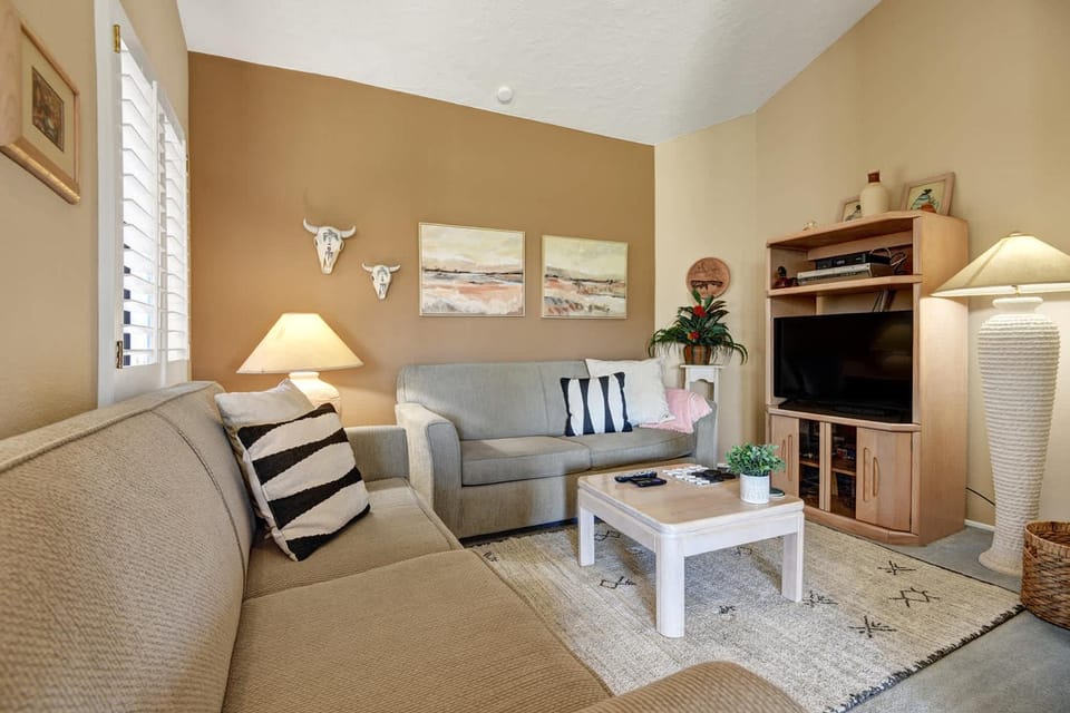 PY732 - Champion Haven - Alice Lodging House in Palm Desert
