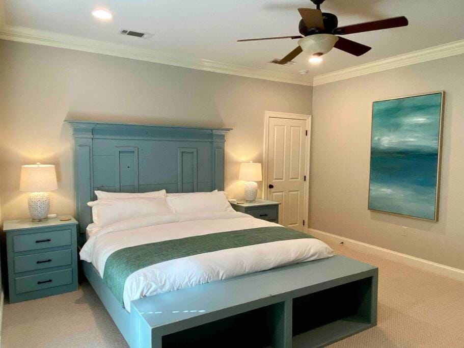 Bed, Photo of the whole room, Bedroom, fireplace