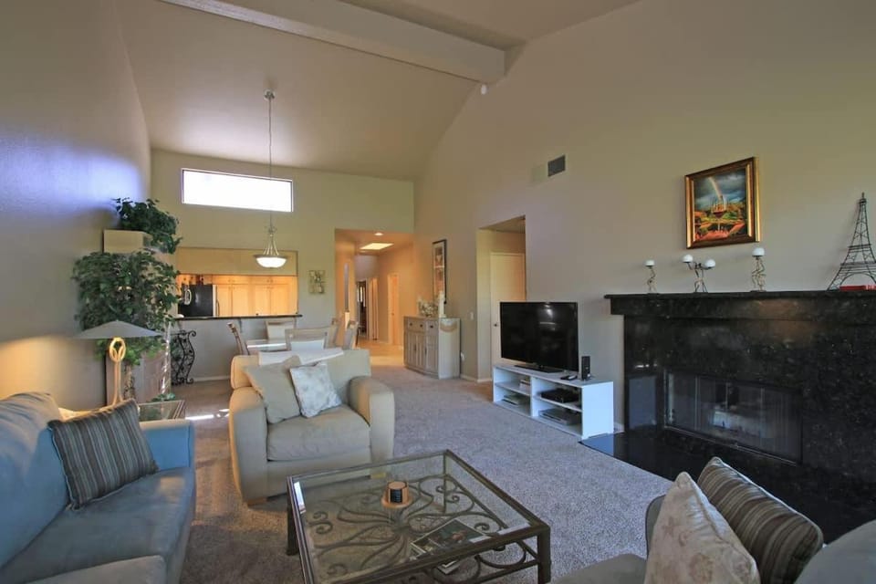 V3859 - Waterfall hole - Alice Lodging House in Palm Desert