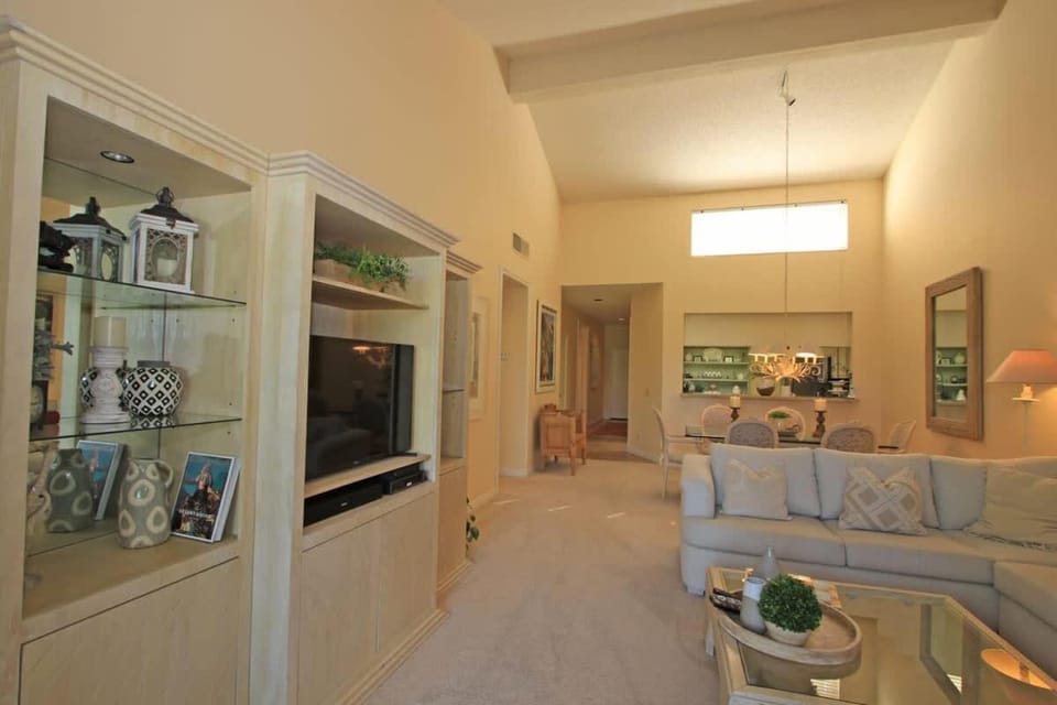 V3986 - 2 Hole Circle - Alice Lodging House in Palm Desert