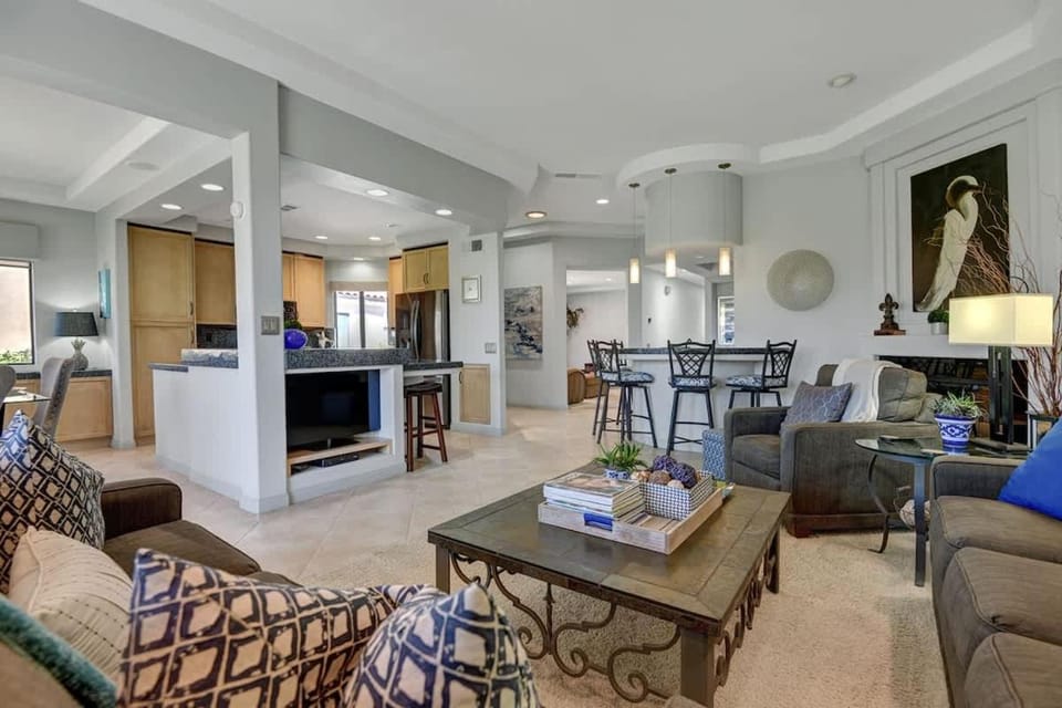VB851 - Blue Bird - Alice Lodging House in Palm Desert
