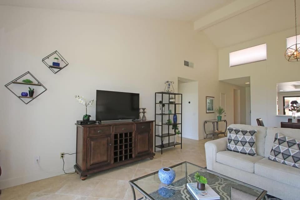 VS862 - Bloom Valley - Meredith Lodging House in Palm Desert
