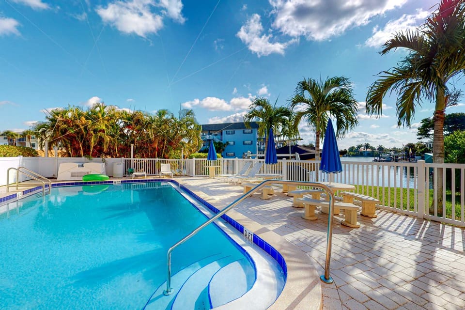Capri Palms House in Treasure Island
