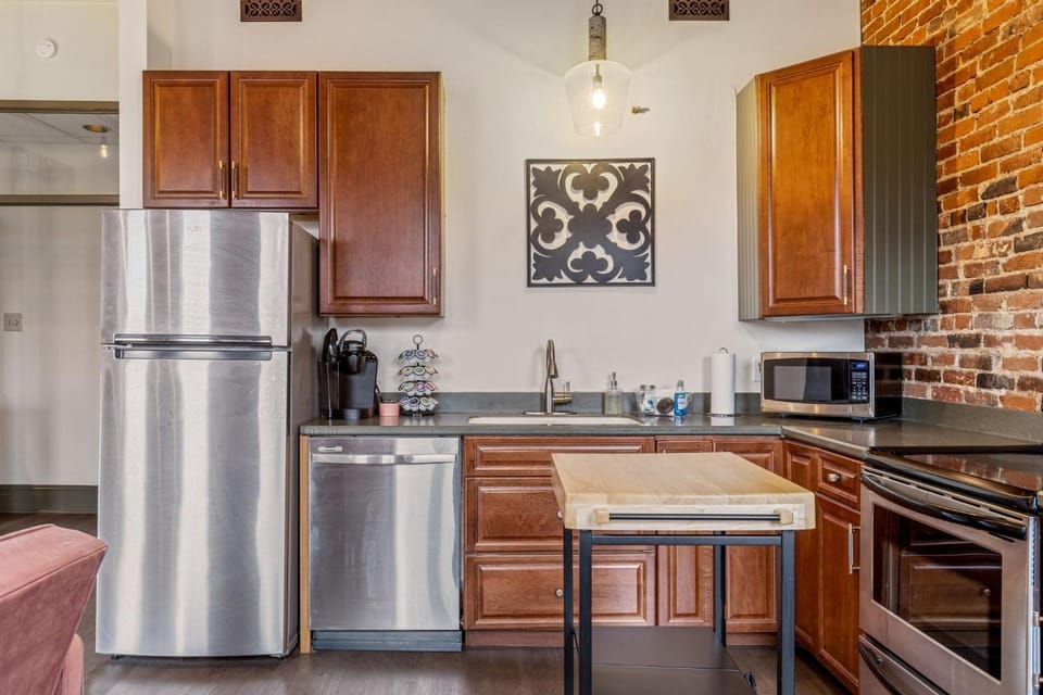 Coffee/tea facilities, Kitchen or kitchenette, Photo of the whole room