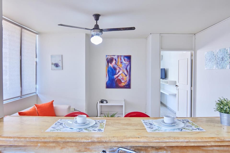Restaurant/places to eat, Communal lounge/ TV room, Living room, Seating area, Dining area, kitchen