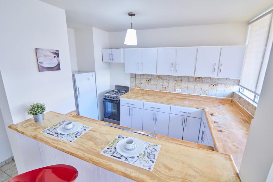 Restaurant/places to eat, Communal lounge/ TV room, Seating area, Dining area, kitchen