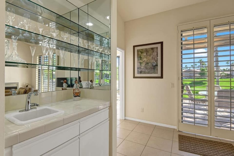 VZ541 - Willow Drive House in Palm Desert