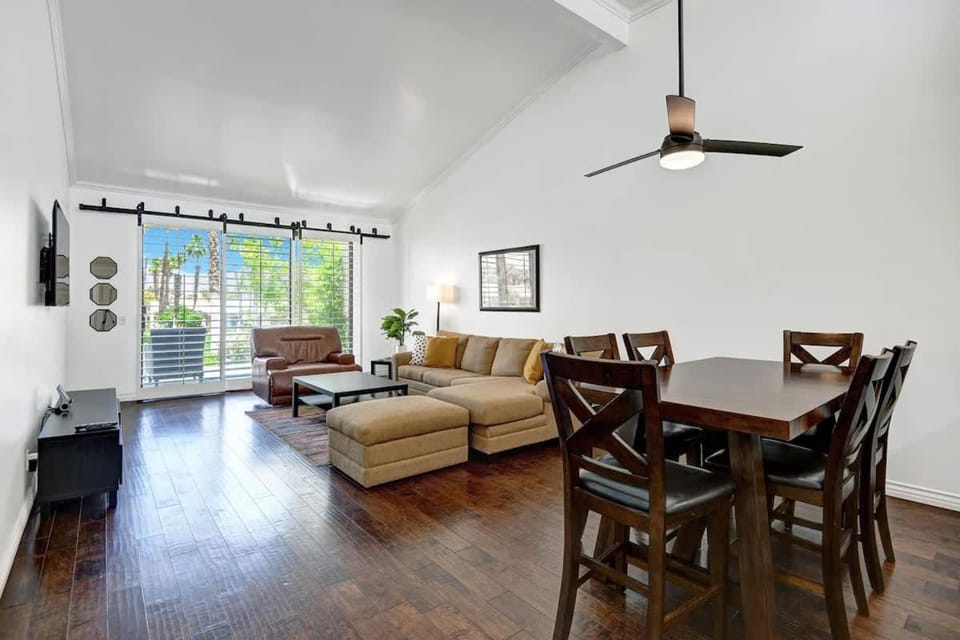 VS910 - Desert Chic - Alice Lodging House in Palm Desert