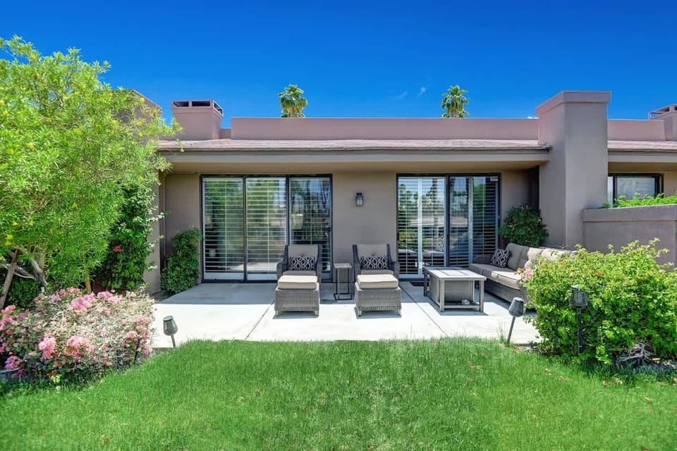 VS910 - Desert Chic - Alice Lodging House in Palm Desert