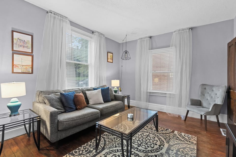 Living room, Photo of the whole room, Seating area