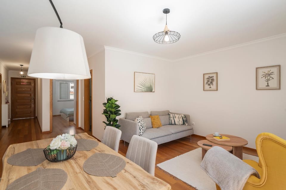 Communal lounge/ TV room, Dining area