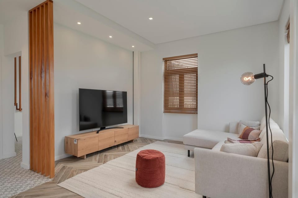 Communal lounge/ TV room, TV and multimedia, Seating area