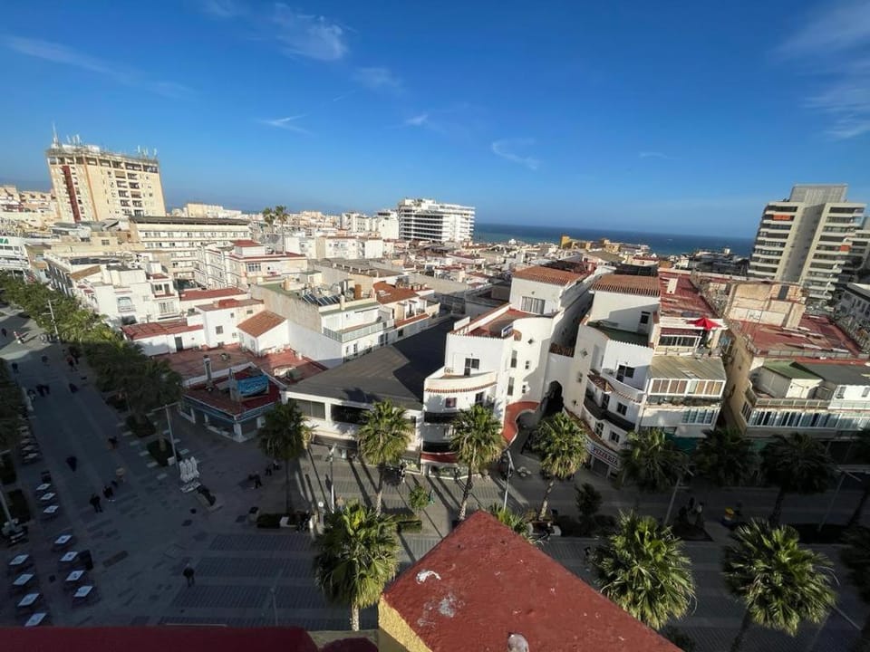 Day, Neighbourhood, Bird's eye view, City view, Sea view, Location