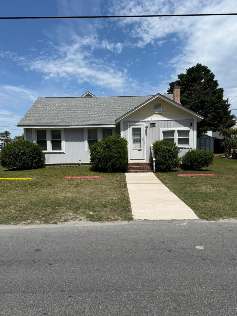 Beachy Keen, North Myrtle Beach beach single-family house, 150 feet to ocean! Pets welcome! House in Crescent Beach