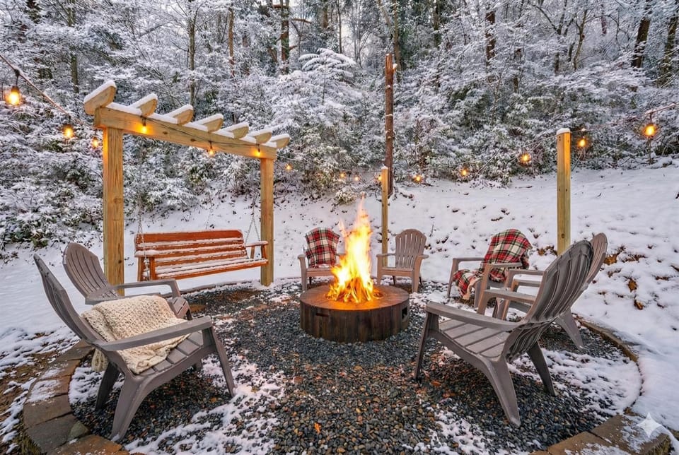Whispering Pines - Indoor Pool, Hot Tub, Fire Pit House in Sevierville