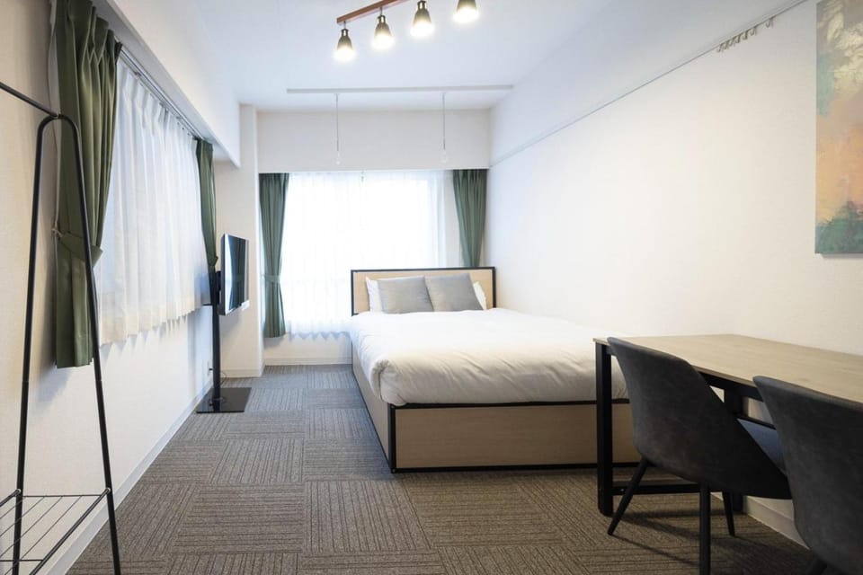 Bed, TV and multimedia, Photo of the whole room, Seating area, Bedroom, hair dresser
