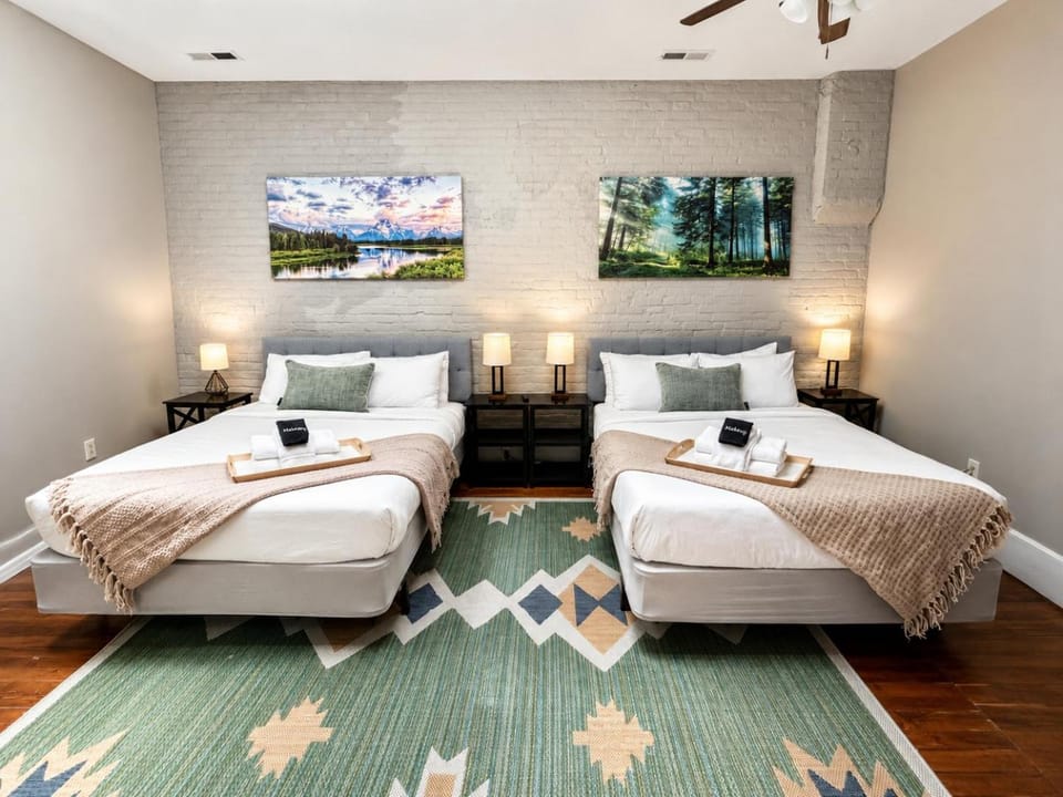 Bed, Photo of the whole room, Bedroom, Family