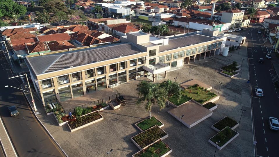 Property building, Day, Bird's eye view, Street view, Location