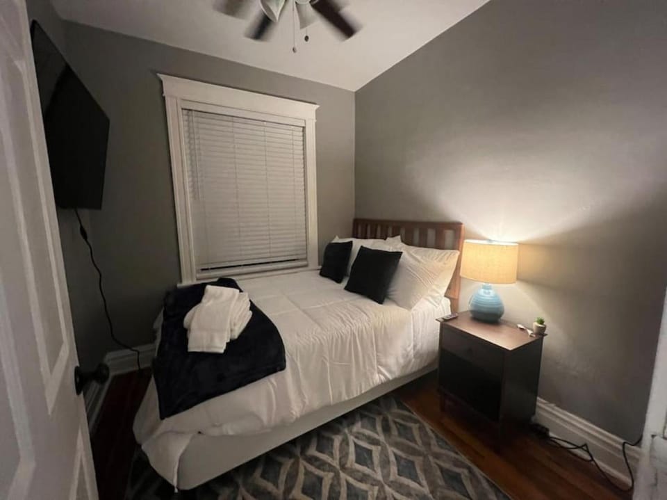 Sleek City Living 2BR South City Apartment Apartment in Saint Louis