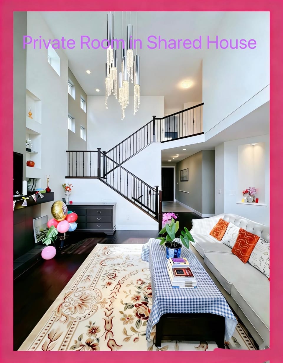 Living room, Photo of the whole room