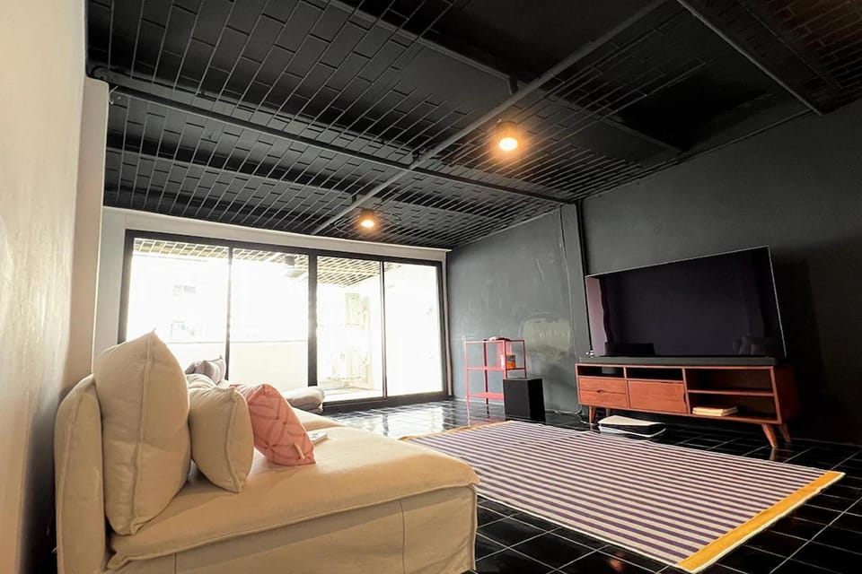 Communal lounge/ TV room, Living room, Seating area